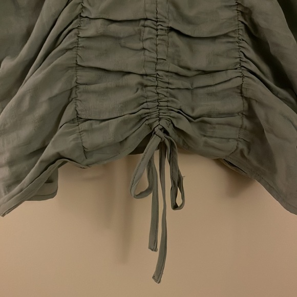 NWT Ruched Fabric Top - Picture 3 of 4